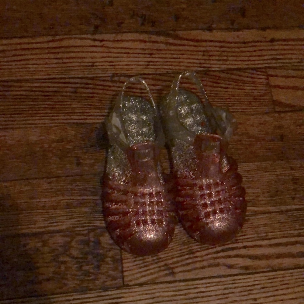 Jellies for a toddler size 6.